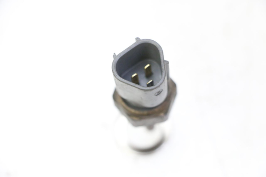 photo de WATERTEMPERATUURSENSOR HONDA FES S-WING SWING ABS 125 (2007 - 2015) - Zoom op gebruiksstaat