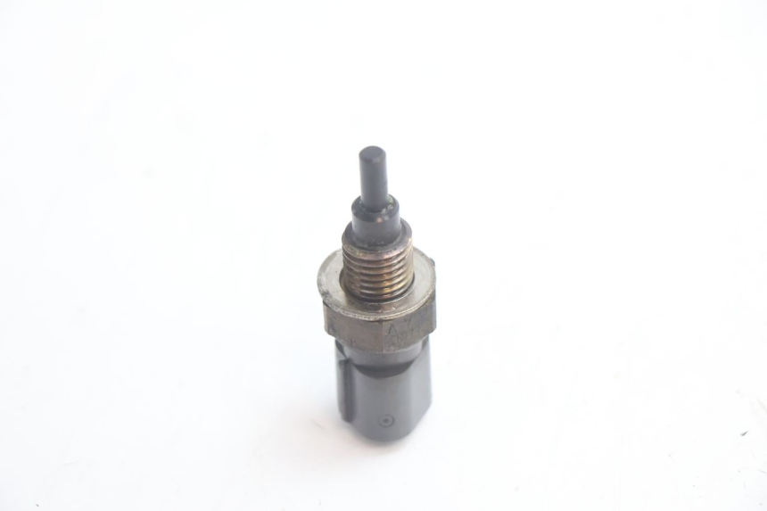 photo de WATERTEMPERATUURSENSOR HONDA FES S-WING SWING ABS 125 (2007 - 2015) - Andere kijkhoek