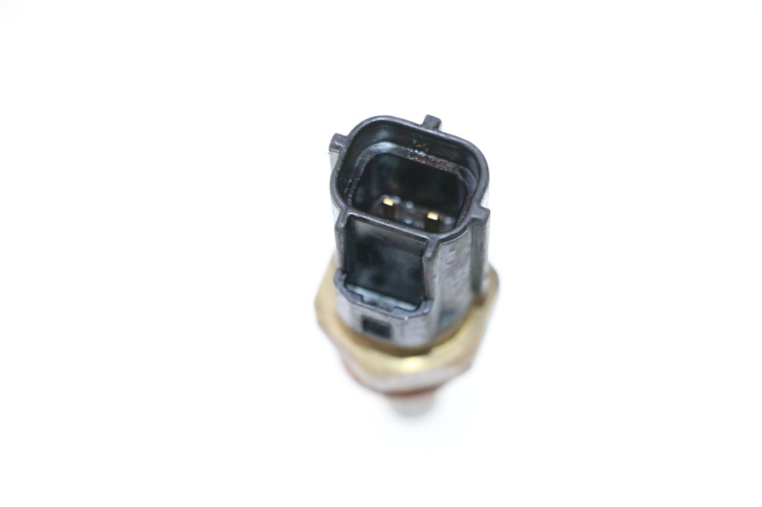 photo de WATERTEMPERATUURSENSOR YAMAHA FJR 1300 (2001 - 2005) - Detail van het onderdeel
