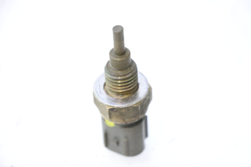 photo de WATERTEMPERATUURSENSOR HONDA FJS SILVER WING SILVERWING 400 (2005 - 2008) - Detail van het onderdeel