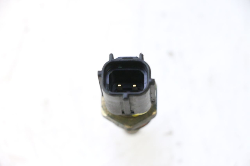 photo de WATERTEMPERATUURSENSOR YAMAHA FZ8 800 (2010 - 2016) - Zoom op gebruiksstaat