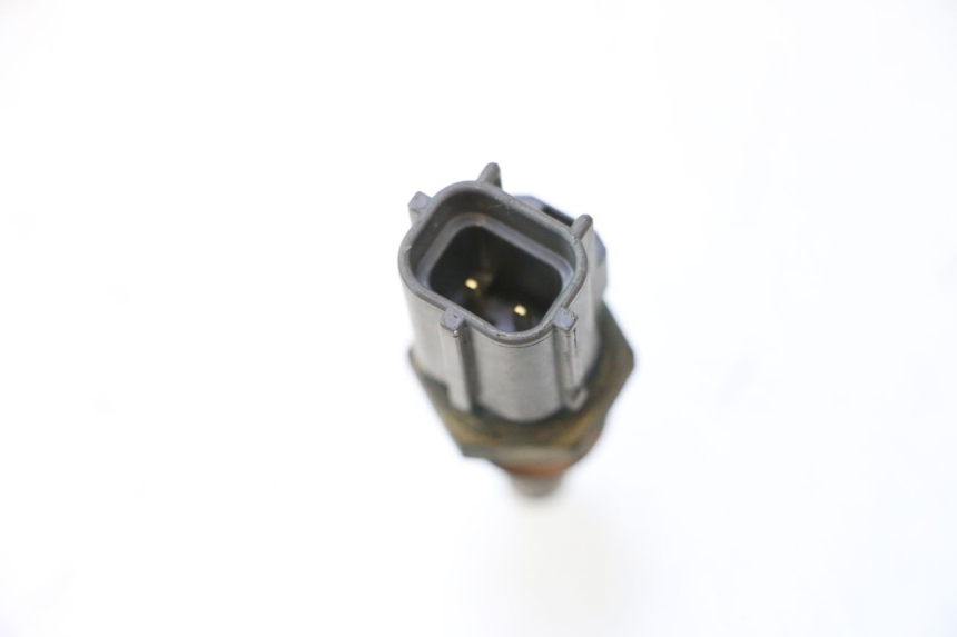 photo de WATERTEMPERATUURSENSOR SUZUKI GSR 600 (2005 - 2012) - Detail van het onderdeel