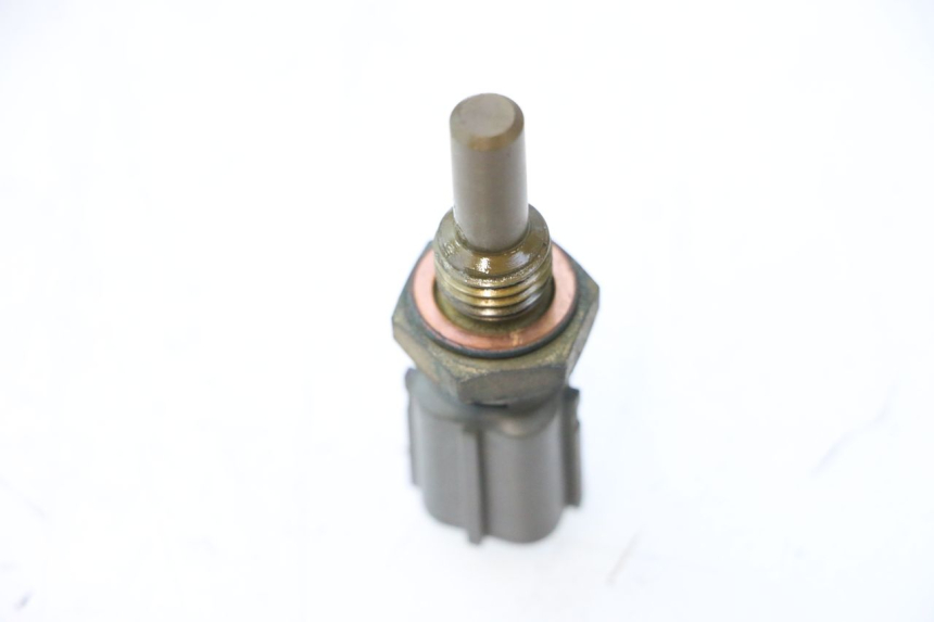 photo de WATERTEMPERATUURSENSOR SUZUKI GSR 600 (2005 - 2012) - Zoom op gebruiksstaat