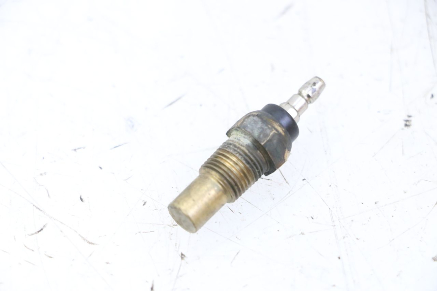 photo de WATERTEMPERATUURSENSOR HONDA MTX TC02 125 (1987 - 1989) - Detail van het onderdeel