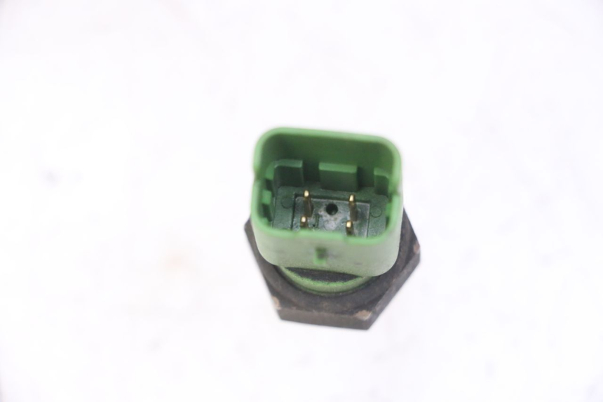 photo de WATERTEMPERATUURSENSOR PIAGGIO MP3 LT 400 (2007 - 2012) - Detail van het onderdeel