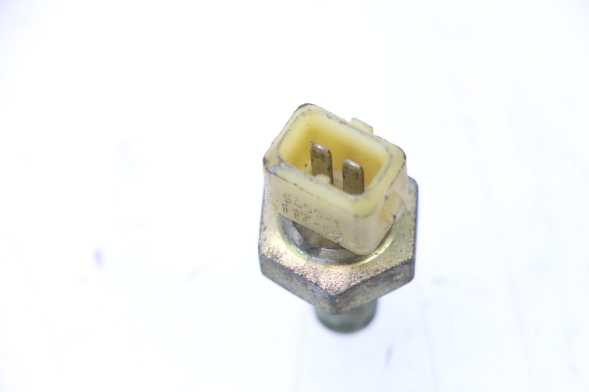 photo de WATERTEMPERATUURSENSOR PEUGEOT SATELIS COMPRESSOR K15 125 (2006 - 2009) - Andere kijkhoek