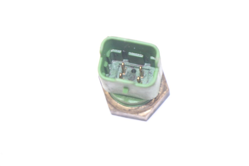 photo de WATERTEMPERATUURSENSOR PEUGEOT SATELIS 300 (2012 - 2015) - Detail van het onderdeel