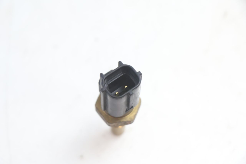 photo de WATERTEMPERATUURSENSOR SUZUKI SV S 650 (2003 - 2009) - Zoom op gebruiksstaat
