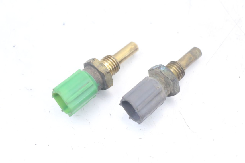 photo de WATERTEMPERATUURSENSOR YAMAHA TDM ABS 900 (2002 - 2014) - Zoom op gebruiksstaat