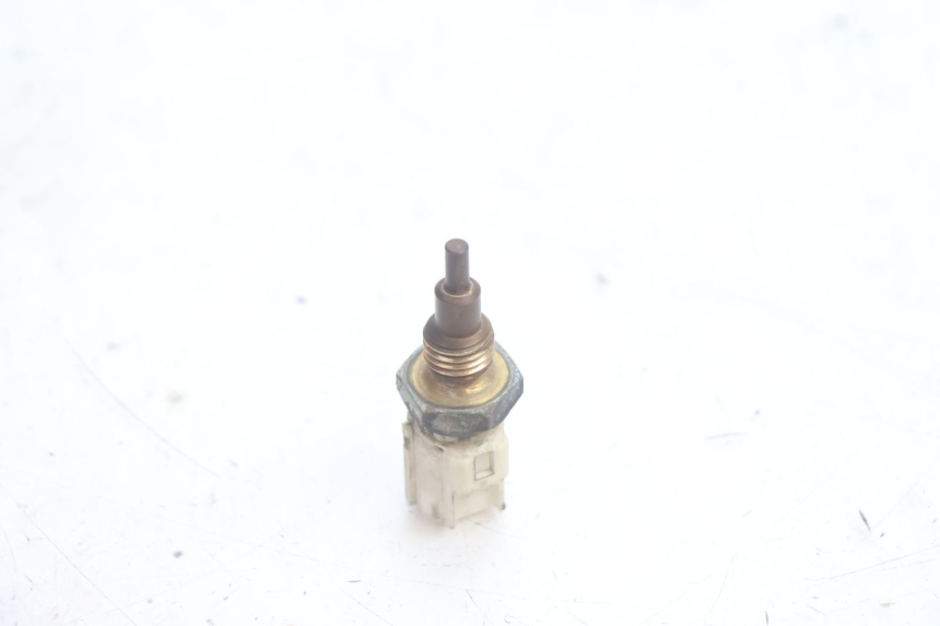photo de WATERTEMPERATUURSENSOR YAMAHA XMAX X-MAX 125 (2006 - 2009) - Zoom op gebruiksstaat