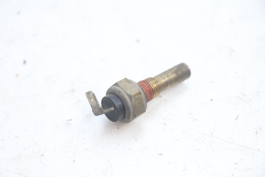 photo de WATERTEMPERATUURSENSOR YAMAHA YP MAJESTY 125 (2002 - 2006) - Zoom op gebruiksstaat