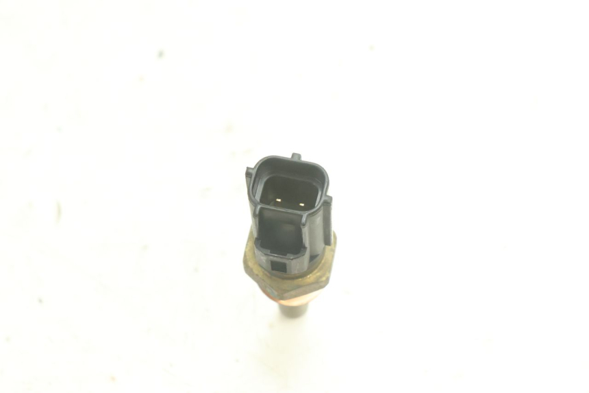 photo de WATERTEMPERATUURSENSOR YAMAHA YZF R6 600 (2008 - 2009) - Zoom op gebruiksstaat