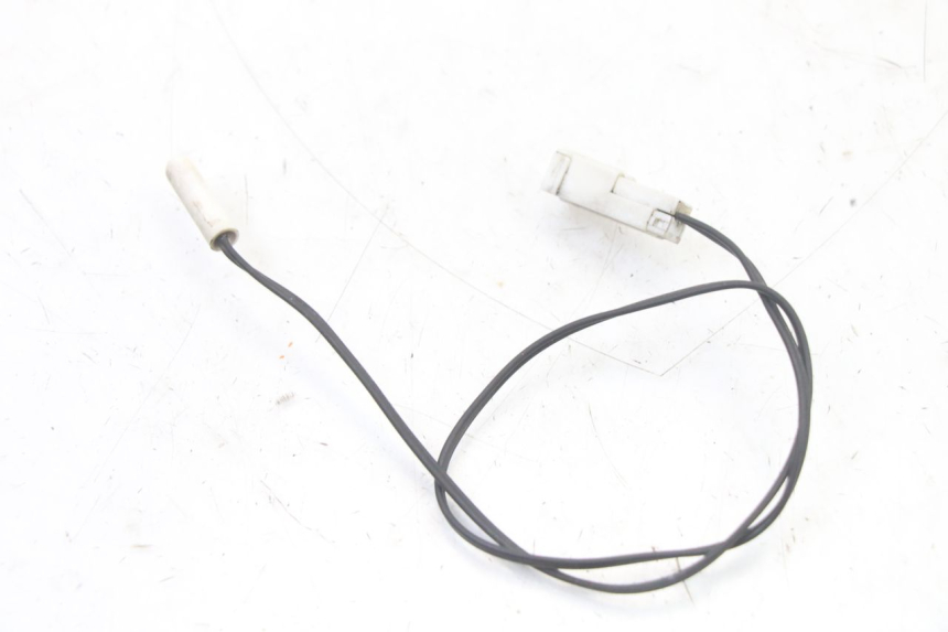 photo de BUITENTEMPERATUURSENSOR PEUGEOT SATELIS COMPRESSOR K15 125 (2006 - 2009) - Detail van het onderdeel