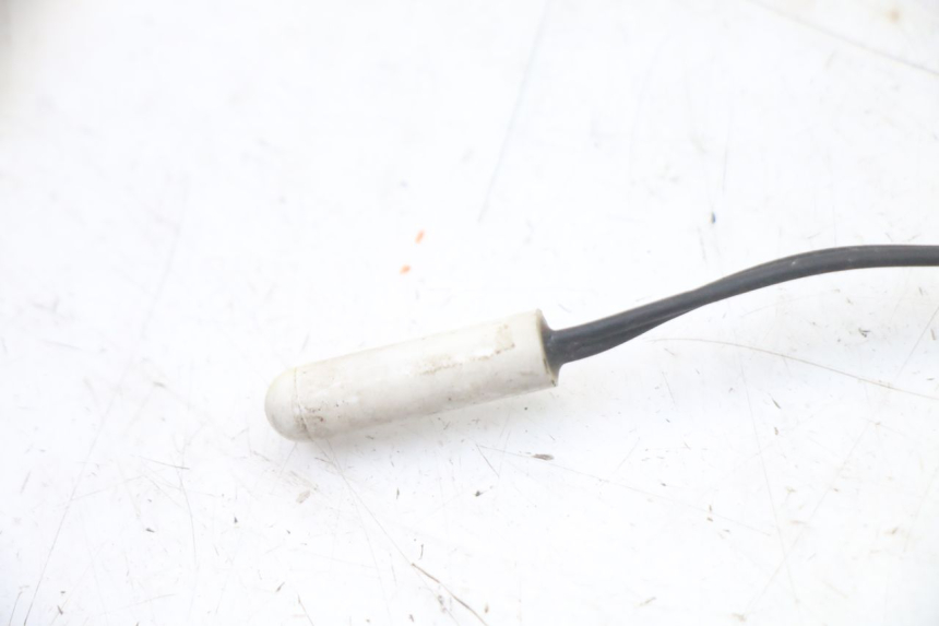 photo de BUITENTEMPERATUURSENSOR PEUGEOT SATELIS COMPRESSOR K15 125 (2006 - 2009) - Zoom op gebruiksstaat