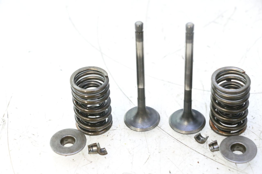 photo de KLEP HONDA CB TWO FIFTY 250 (1991 - 2002) - Detail van het onderdeel