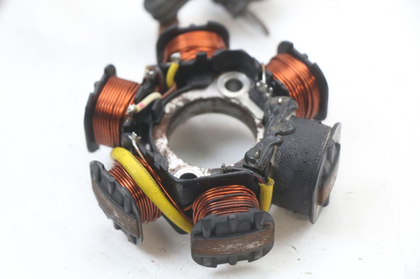 photo de STATOR PEUGEOT BUXY 50 (1993 - 1998) - Zoom op gebruiksstaat