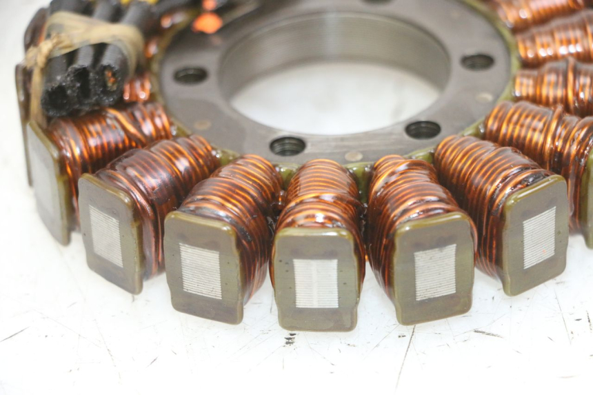 photo de STATOR HONDA CB R 1000 (2018 - 2023) - Gecontroleerd onderdeel