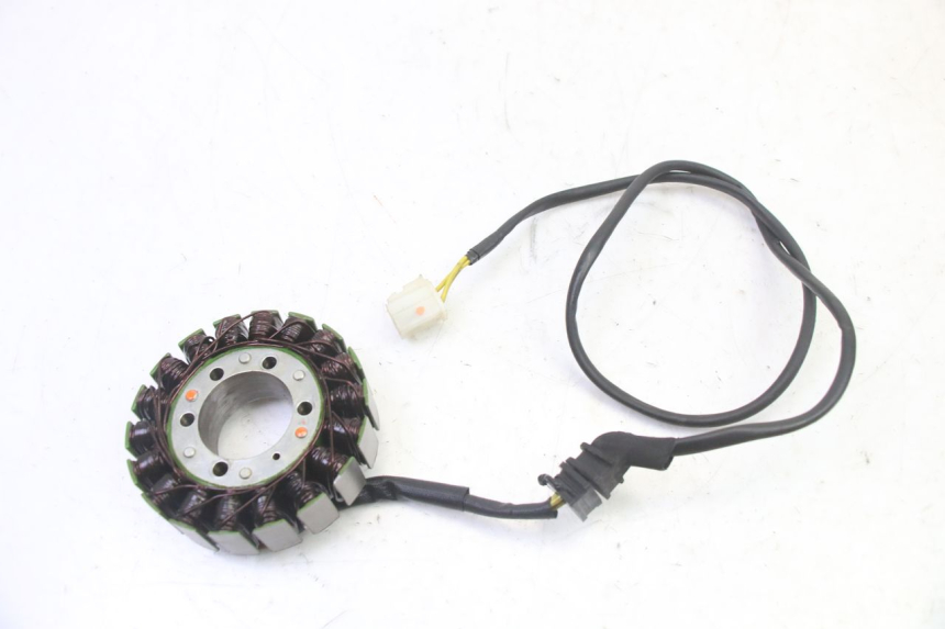 photo de STATOR HONDA CBR RR FIREBLADE 900 (1992 - 1994) - Hoofdaanzicht