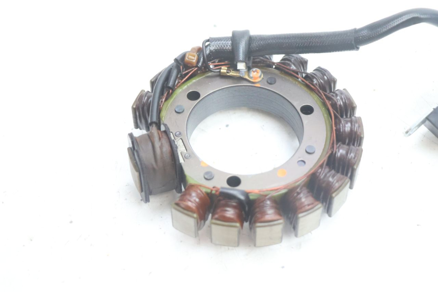photo de STATOR SUZUKI DR S 600 (1985 - 1989) - Detail van het onderdeel