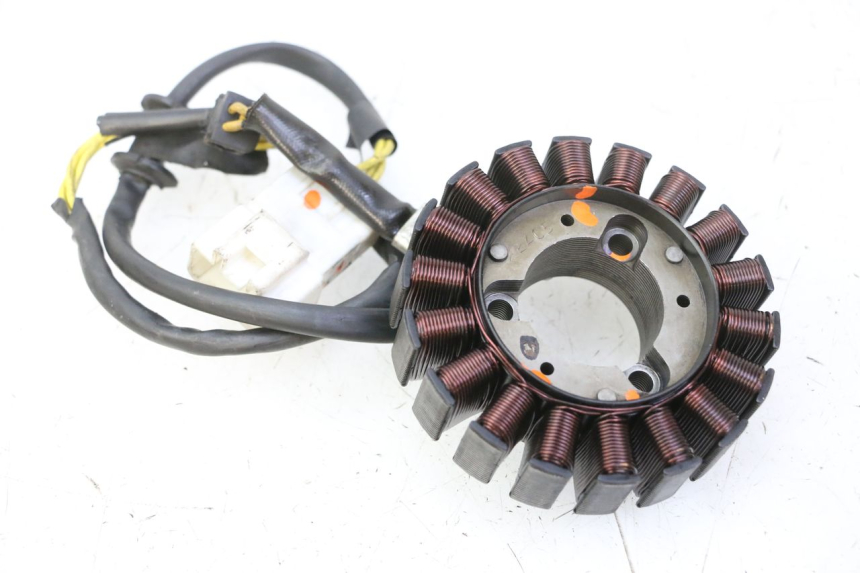 photo de STATOR HONDA FES S-WING SWING ABS 125 (2007 - 2015) - Hoofdaanzicht