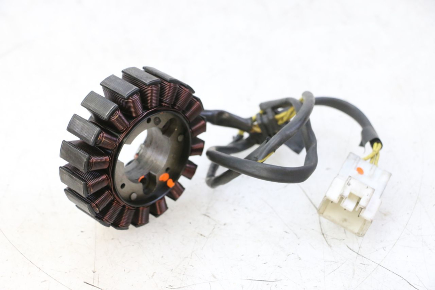 photo de STATOR HONDA FES S-WING SWING ABS 125 (2007 - 2015) - Andere kijkhoek