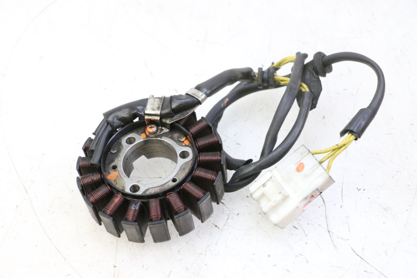 photo de STATOR HONDA FES S-WING SWING ABS 125 (2007 - 2015) - Technische close-up