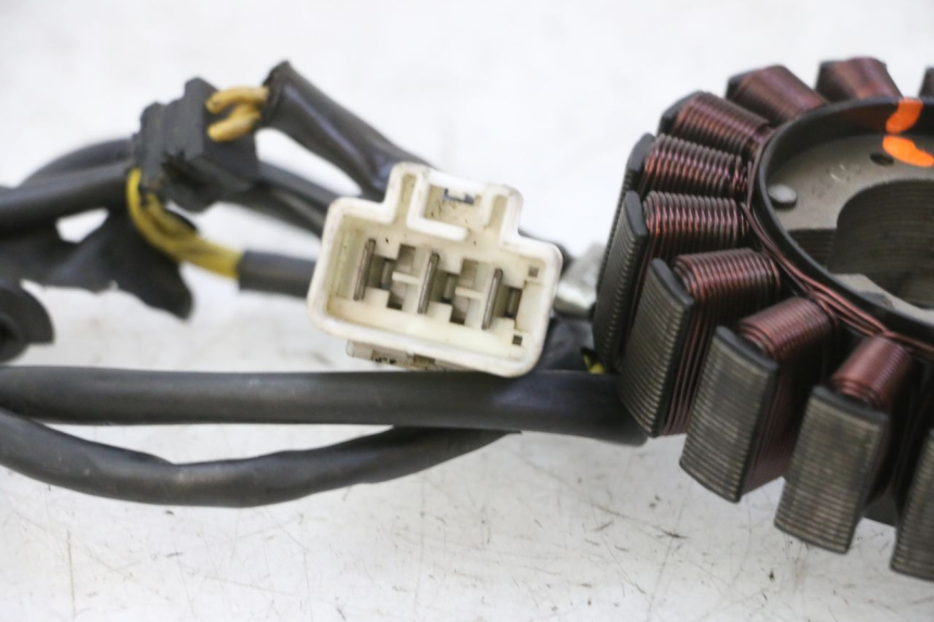 photo de STATOR HONDA FES S-WING SWING ABS 125 (2007 - 2015) - Staat van het oppervlak