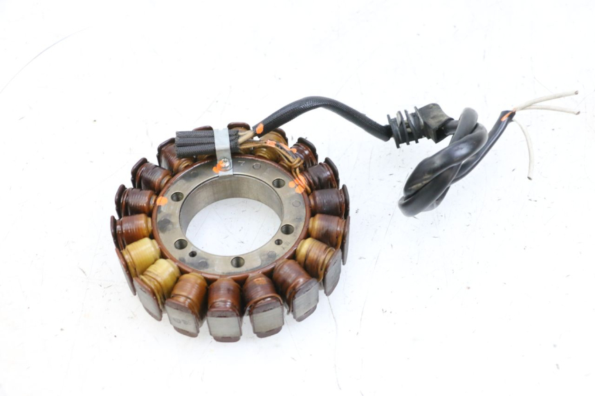 photo de STATOR YAMAHA FJR ABS 1300 (2006 - 2012) - Bevestigingspunten