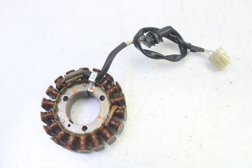 photo de STATOR YAMAHA FZ6 N FAZER 600 (2004 - 2006) - Hoofdaanzicht