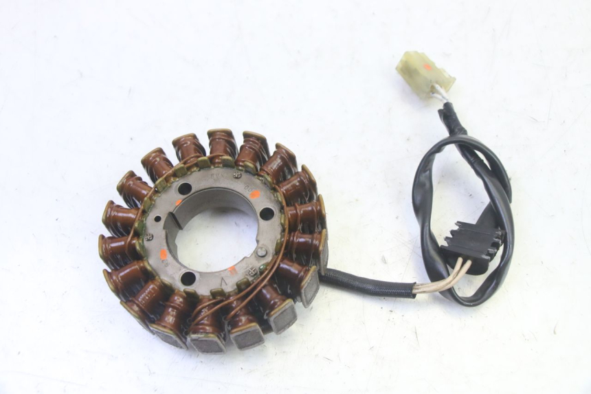 photo de STATOR YAMAHA FZ6 N FAZER 600 (2004 - 2006) - Zoom op gebruiksstaat