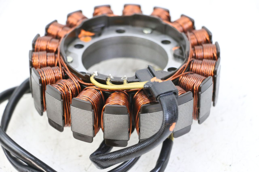 photo de STATOR HONDA VT C2 SHADOW 750 (1997 - 2001) - Detail van het onderdeel