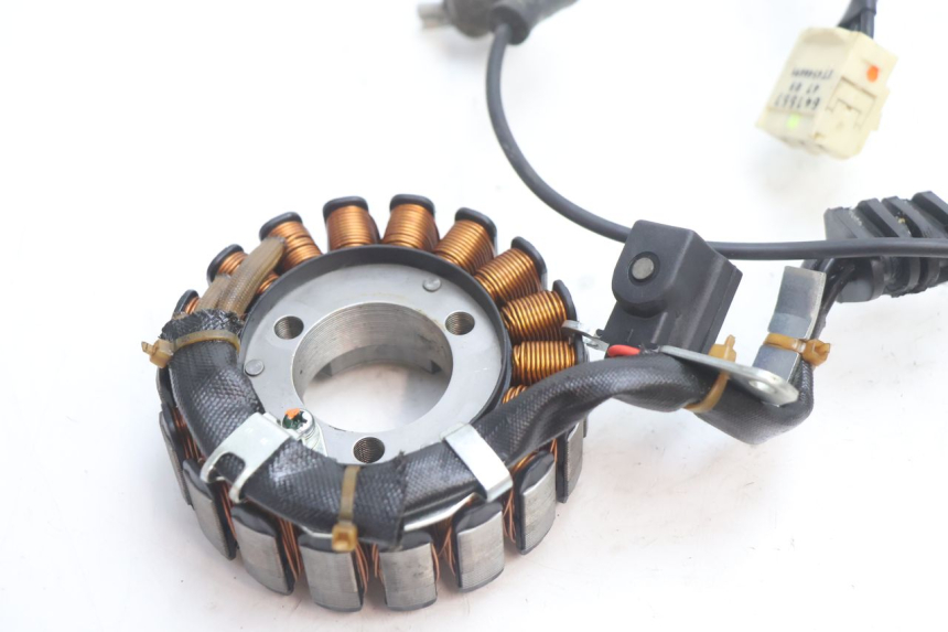 photo de STATOR PIAGGIO MP3 LT 300 (2010 - 2016) - Detail van het onderdeel