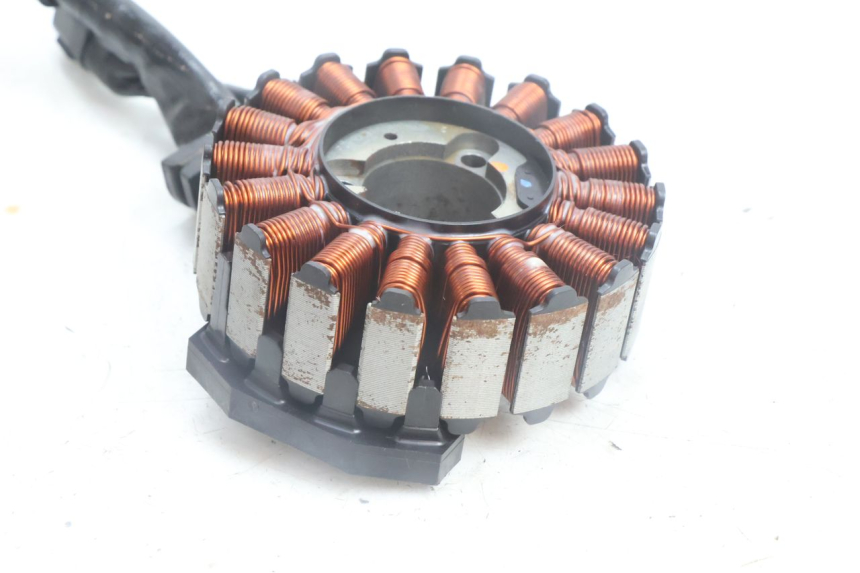 photo de STATOR YAMAHA N-MAX NMAX 125 (2021 - 2024) - Andere kijkhoek