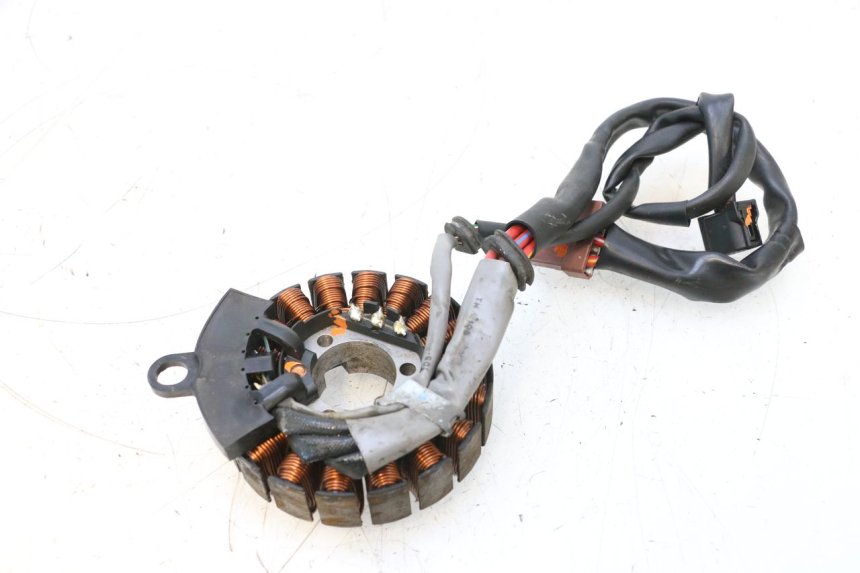 photo de STATOR HONDA PCX (JF57/JF64) 125 (2014 - 2018) - Bevestigingspunten