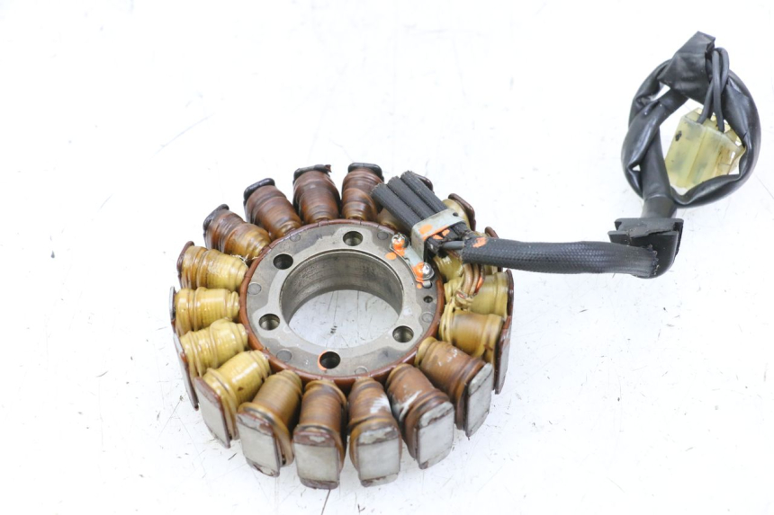 photo de STATOR SUZUKI GSR 750 (2011 - 2017) - Detail van het onderdeel