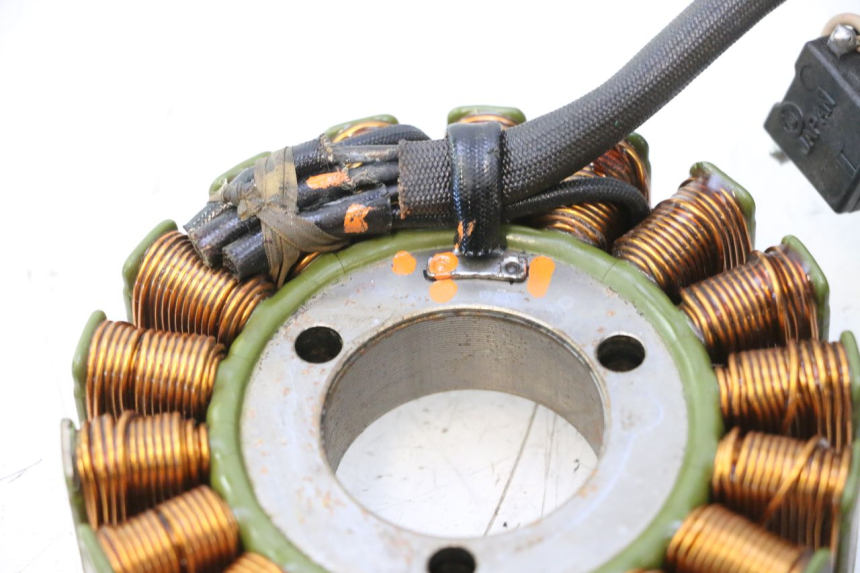photo de STATOR SUZUKI SV S 650 (2003 - 2009) - Bevestigingspunten