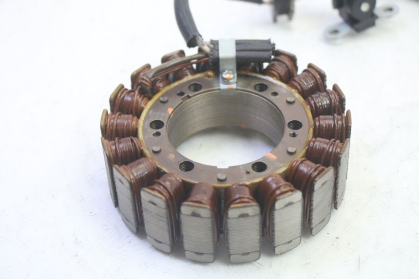 photo de STATOR YAMAHA TDM ABS 900 (2002 - 2014) - Detail van het onderdeel