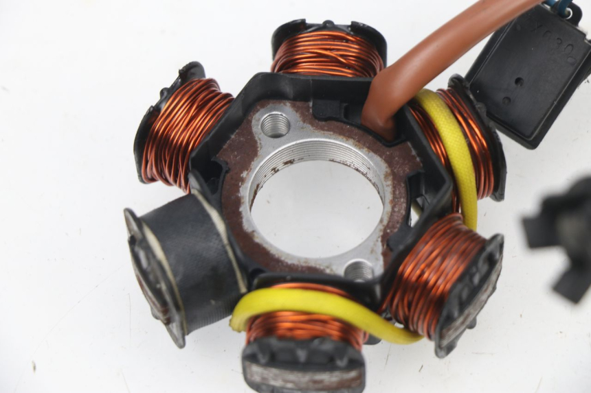 photo de STATOR PEUGEOT TREKKER TKR 50 (2005 - 2014) - Zoom op gebruiksstaat