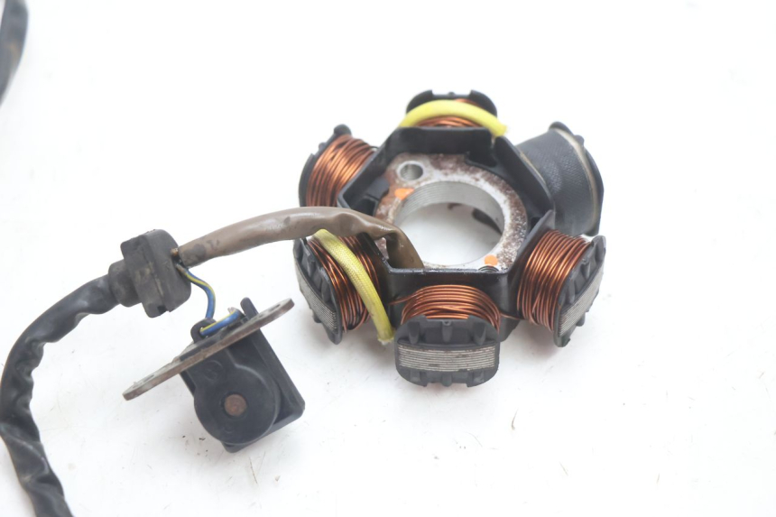 photo de STATOR PEUGEOT VIVACITY 50 (1998 - 2003) - Technische close-up