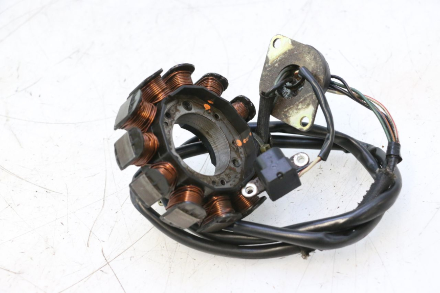 photo de STATOR YAMAHA WAVE RUNNER GP R 1200 (2000 - 2003) - Detail van het onderdeel