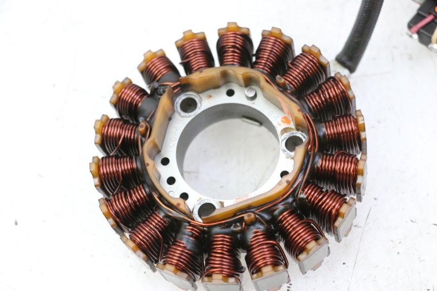 photo de STATOR YAMAHA X-MAX XMAX 250 (2006 - 2009) - Bevestigingspunten