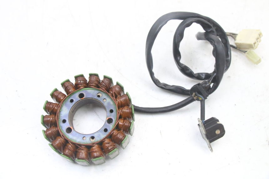 photo de STATOR YAMAHA FZS FAZER 600 (2001 - 2003) - Hoofdaanzicht
