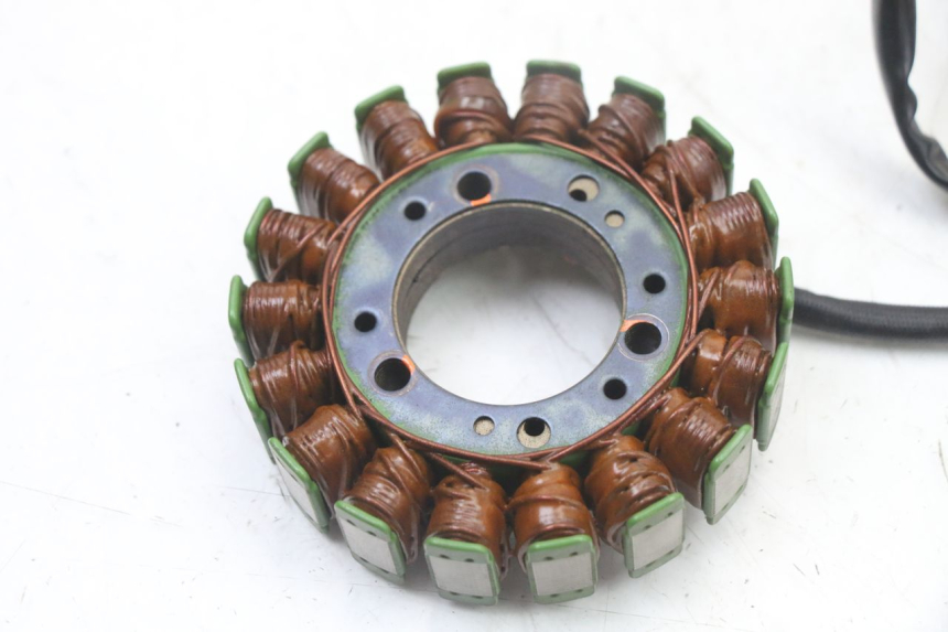 photo de STATOR YAMAHA FZS FAZER 600 (2001 - 2003) - Detail van het onderdeel