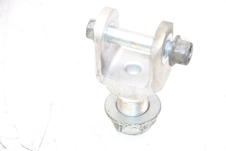 photo de SCHOKDEMPERBEVESTIGING SUZUKI GSXR GSX-R 1000 (2003 - 2004) - Detail van het onderdeel