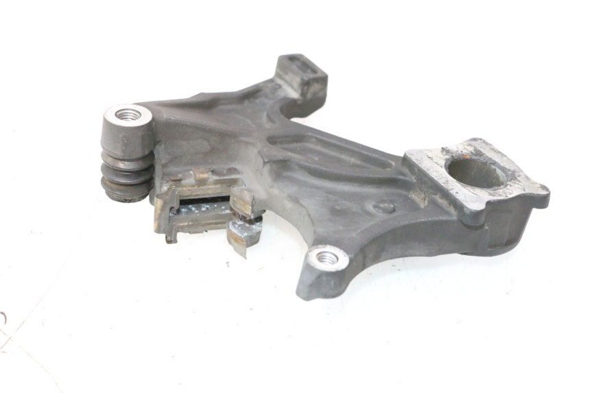 photo de ACHTERREMZADENHOUDER SUZUKI GSR 600 (2005 - 2012) - Detail van het onderdeel