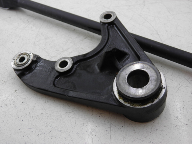 photo de ACHTERREMZADENHOUDER TRIUMPH TROPHY 1200 (1996 - 2003) - Detail van het onderdeel