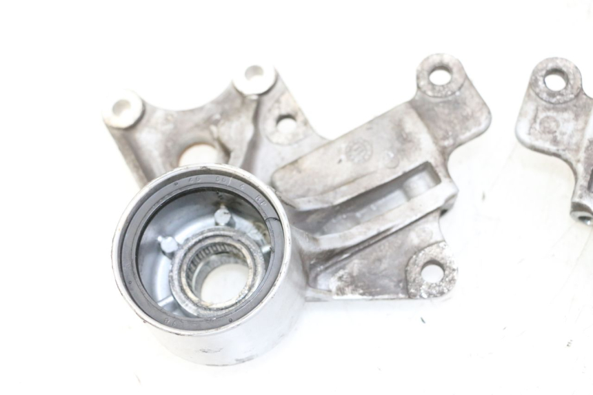 photo de VOORREM KLEMSTEUN PIAGGIO MP3 500 (2011 - 2015) - Bevestigingspunten