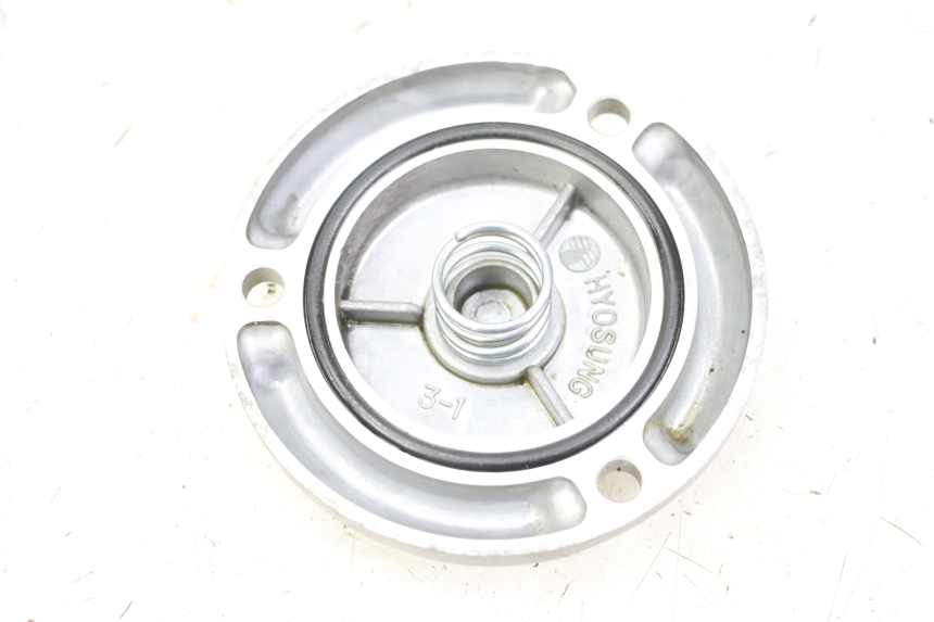 photo de OLIEFILTERHOUDER HYOSUNG GTR 125 (2006 - 2008) - Detail van het onderdeel
