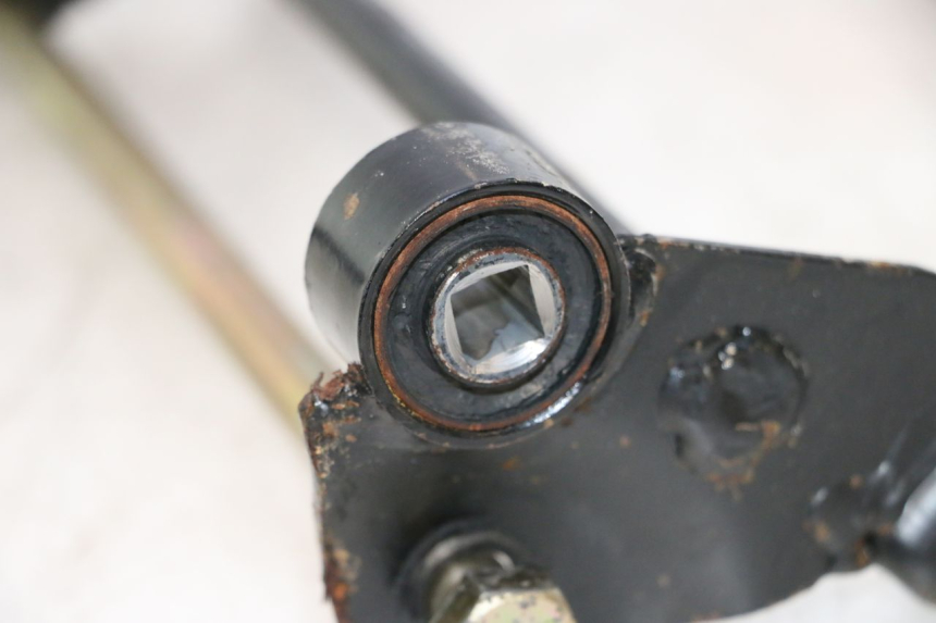photo de MOTORENSTEUN KEEWAY F-ACT NAKED 50 (2009 - 2014) - Detail van het onderdeel