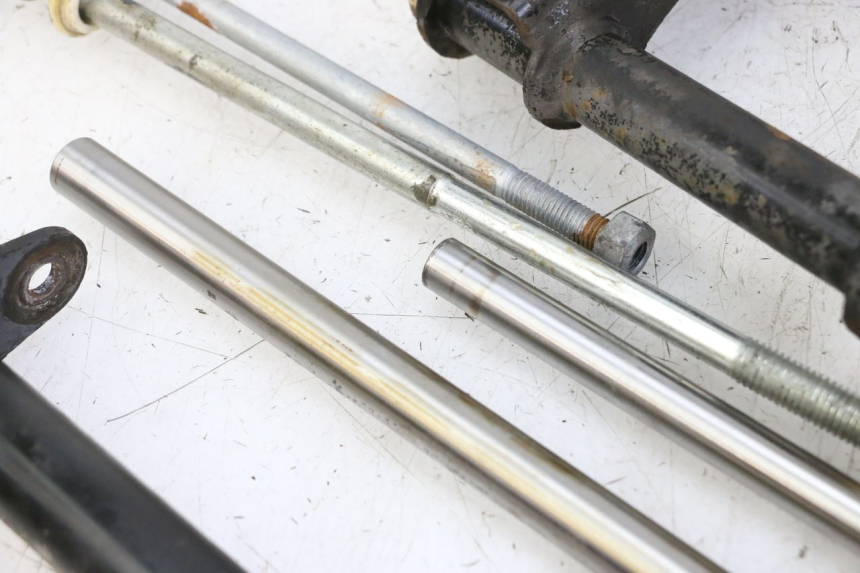 photo de MOTORENSTEUN PIAGGIO VESPA GRANTURISMO 200 (2004 - 2005) - Kenmerkende details